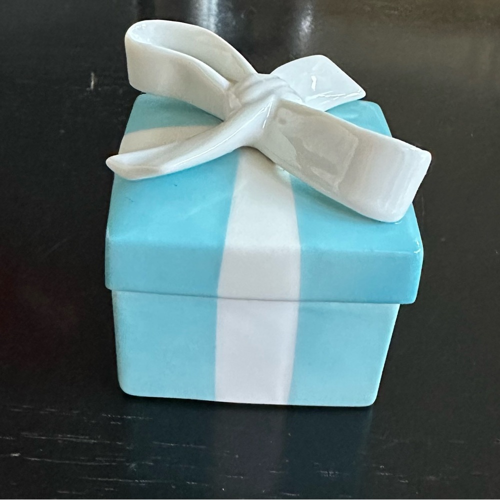 Tiffany & Co. porcelain ring box
